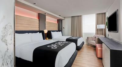 است جامز کورت