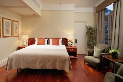 است جامز کورت