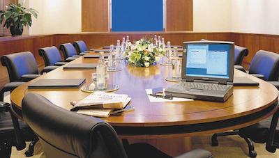 است جامز کورت