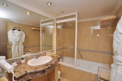 بست وسترن هتل توبکال