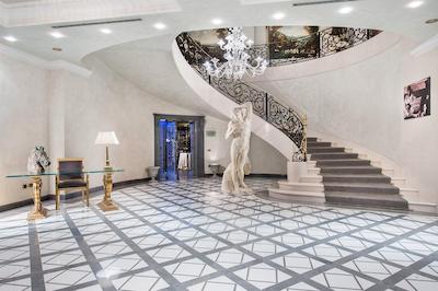 ریال هتل کارلتون