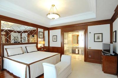 ریال هتل کارلتون