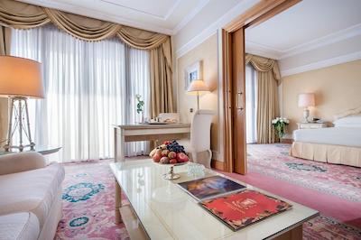 ریال هتل کارلتون