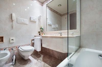 ریال هتل کارلتون