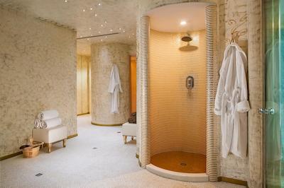 ریال هتل کارلتون