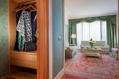 ریال هتل کارلتون