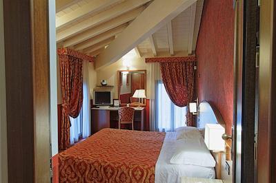 ساوویا کونتری هوس