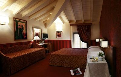 ساوویا کونتری هوس