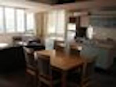 کست ترینیتی هوس