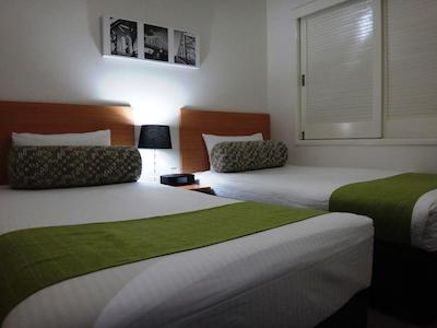 کست اُن استری بریج