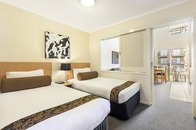 کست اُن استری بریج