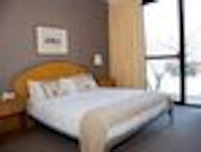 رنر سرویسد اپارتمنتز ادلید