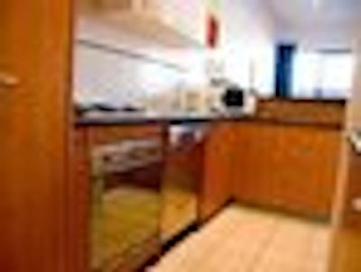 رنر سرویسد اپارتمنتز ادلید