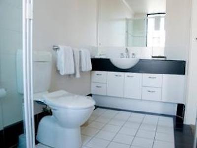 رنر سرویسد اپارتمنتز ادلید