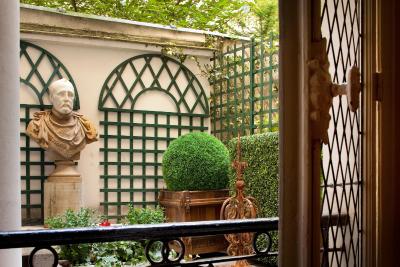 رسیدنس هنری ایو