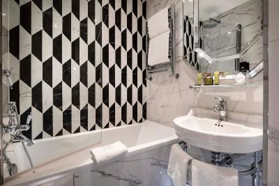 رسیدنس هنری ایو