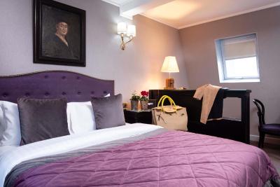 رسیدنس هنری ایو