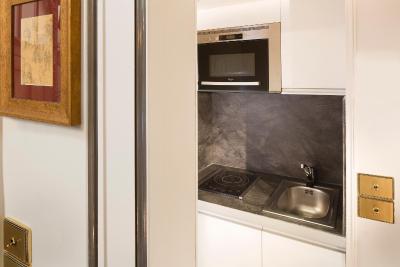 رسیدنس هنری ایو