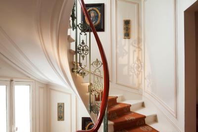 رسیدنس هنری ایو