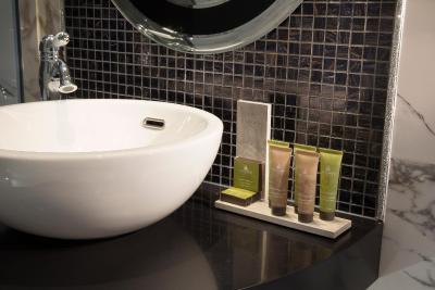 رسیدنس هنری ایو