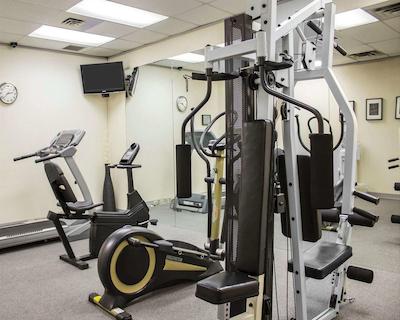 کوالیتی این اند سویتز ادمنتون اینترنیشنال آیرپرت