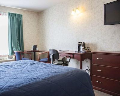 کوالیتی این اند سویتز ادمنتون اینترنیشنال آیرپرت