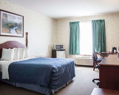 کوالیتی این اند سویتز ادمنتون اینترنیشنال آیرپرت