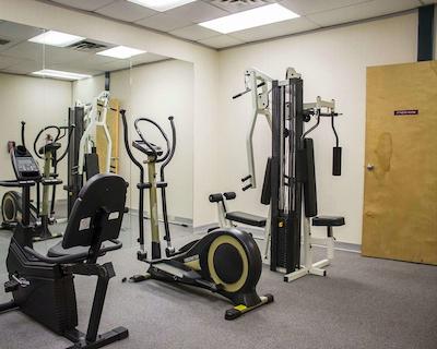 کوالیتی این اند سویتز ادمنتون اینترنیشنال آیرپرت