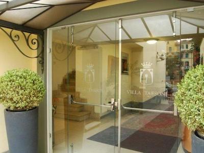 رسیدنس ویلا تاسنی