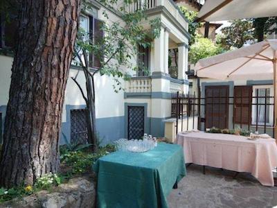 رسیدنس ویلا تاسنی