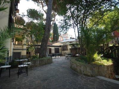 رسیدنس ویلا تاسنی