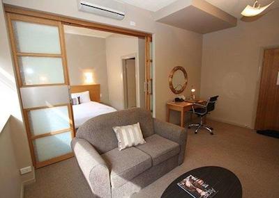 کوالیتی تیفینز اُن د پارک