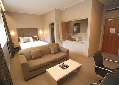 کوالیتی تیفینز اُن د پارک