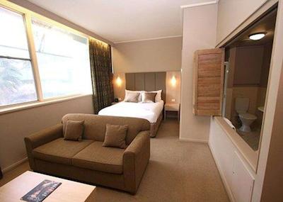 کوالیتی تیفینز اُن د پارک