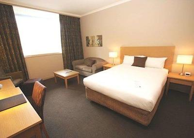 کوالیتی تیفینز اُن د پارک