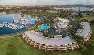 د دانا اُن میسشن ب