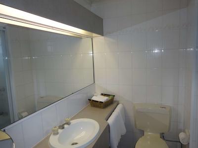 بست وسترن پلاس هتل د استیرلینگ رکهامپتون رکهامپتون