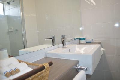 بست وسترن پلاس هتل د استیرلینگ رکهامپتون رکهامپتون