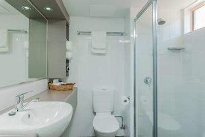 بست وسترن پلاس هتل د استیرلینگ رکهامپتون رکهامپتون