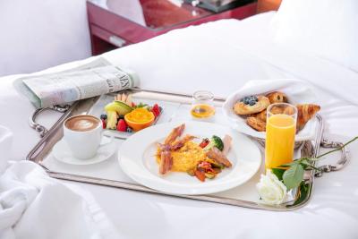 اینترکنتیننتال د استرینگز تکیو