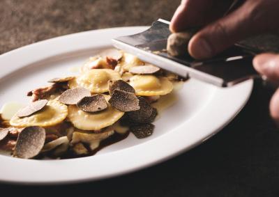 اینترکنتیننتال د استرینگز تکیو