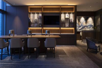 اینترکنتیننتال د استرینگز تکیو