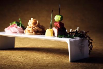 اینترکنتیننتال د استرینگز تکیو