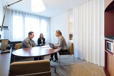 نوتل سویتز پاریز منترویل وینسنز