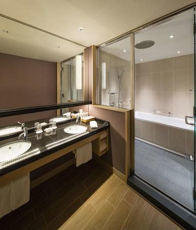 اسویستل نانکای اُساکا