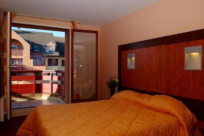 اپارت والی پرت د جنو