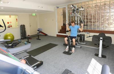 بست وسترن پلاس هول تری این