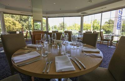 بست وسترن پلاس هول تری این