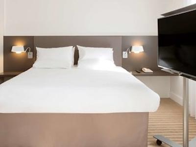 نوتل سویتز پاریز رویل-مالمیسُن