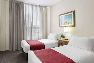 والدرف اسیدنی کبد سرویسد اپارتمنتز